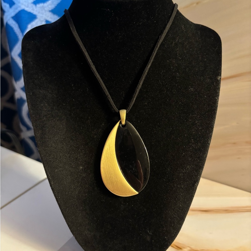 Lia Sophia Brushed Gold Tone Teardrop Pendant Necklace 16”+3”